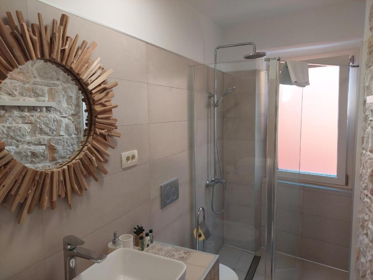 Apartment Lino - City Center Ровинь Экстерьер фото